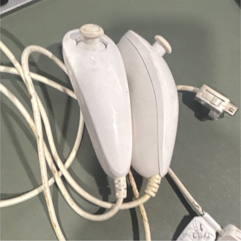 Nintendo Wii Nunchuk Controller RVL-004 White Wired Ergonomic for Wii/Wii U
